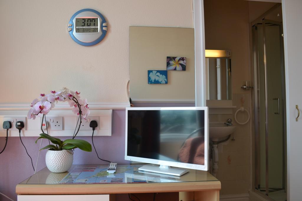 Adelphi Guest House 더글러스 객실 사진
